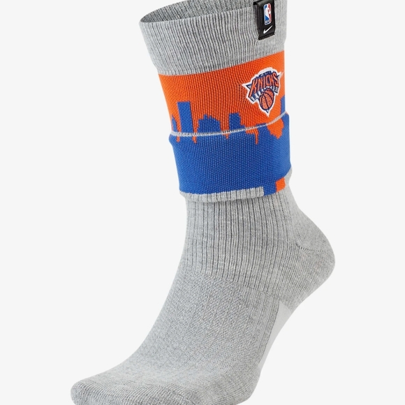 Nike Accessories - NWT Women's New York Knicks Nike Courtside Crew Socks